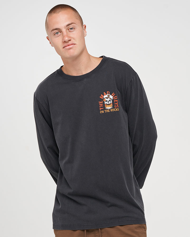 سويت شيرت برقبة دائرية بطبعة ج - مراجعة Streetwear Brand Vintage وسعره