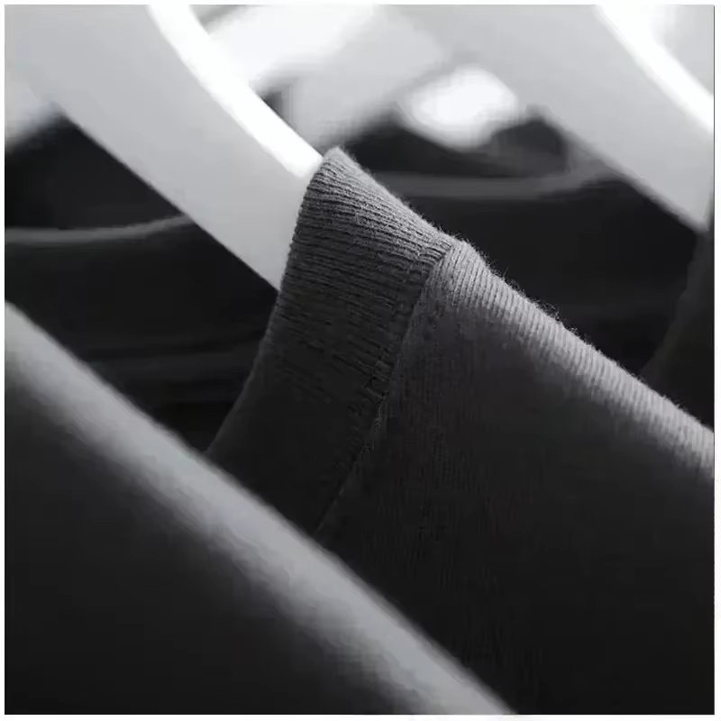 تي شيرت ريد كولا كلاسيك بشعار  - مراجعة Streetwear Brand Red Logo وسعره