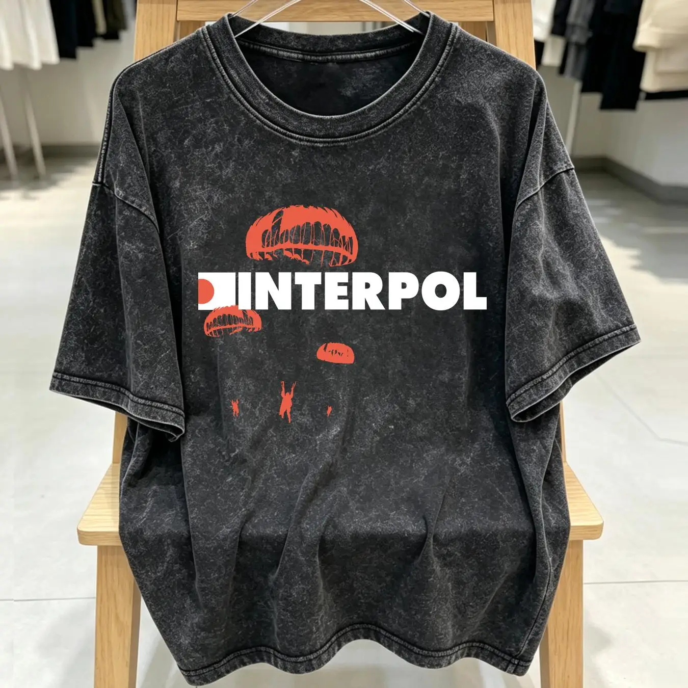 تيشيرت مغسول من ماركة إنتربول، - مراجعة Streetwear Brand Vintage وسعره